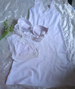 Beutiful Lace Pushup Bra Panty With Camisole