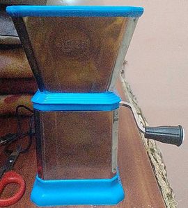 max senso  chilly dry fruit grinder