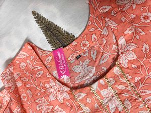Women Pink Floral Printed Cotton Kurta Set