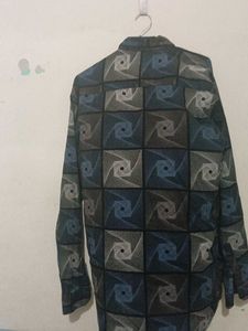 Geometric Print Shirt Xl Coins Milega Le Lo