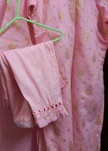 REDUCED OFFER 🤩Pink Pakistani Suit