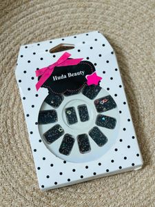 Huda Beauty Artificial Nails