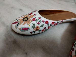 Embroidered Ethnic Flats