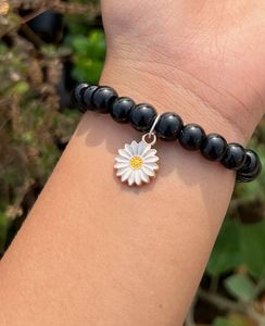 Daisy bracelet