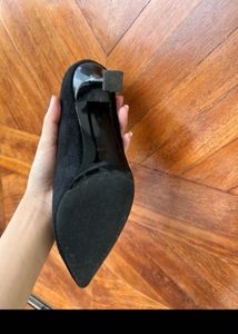 Classic Black Pointed Pumps