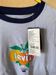Levi's Graphic Top