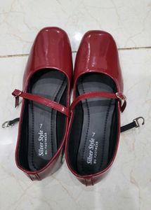 BURGUNDY MARY JANES TRENDY