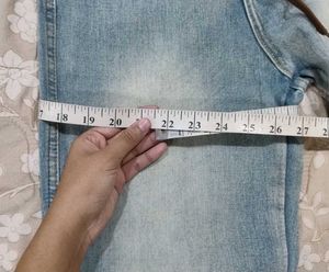 Wide Leg Light Wash Jeans
