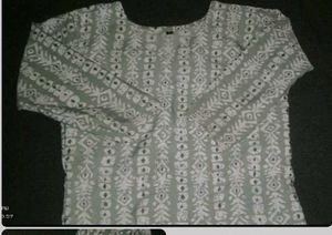 I Am Selling  Bandhni Kurti  Free Earings