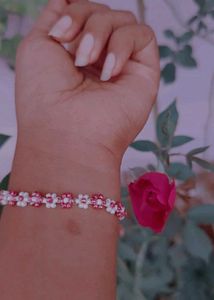 Pink &amp; White Beaded Flower Bracelet