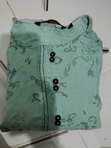 Avaasa Kurta
