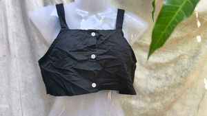 I. CUTE BLACK TOP