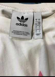 Oversize Adidas Tshirt