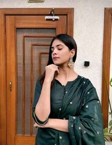 Green straight kurta set!