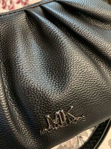 Stylish Black Handbag