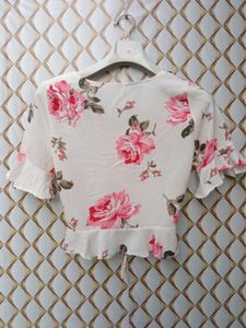 New With Tag Korean Floral Crop Top