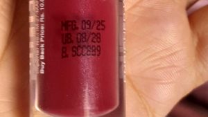 Swiss Beauty Lip Liner + Zudio Butter Daze Li