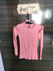 Body Fit Top Frilled Sleeves!