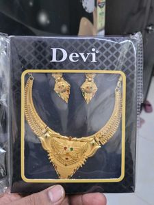 Devi Necklace &amp; Earring Set