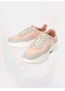 Sneaker