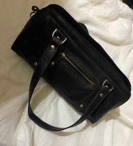 SALE🎀 !!Authentic Imported Nine West Leather Bag