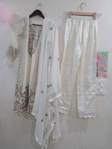 Elegant Embroidered pakistani  Kurta Set