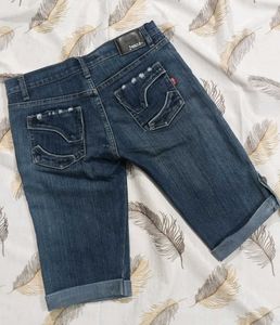 Capri Jeans