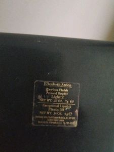 Elizabeth Arden Flawless Compact With Lipstick