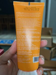 Dot &amp; Key Face Wash