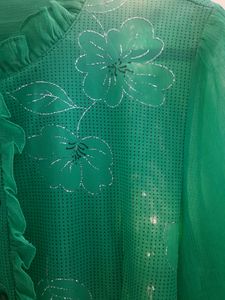 299 Rs | Green Top With Pretty Frills