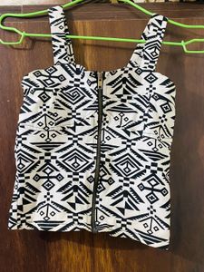 Patterned Zipper Crop Top