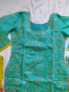 Elegant Turquoise &amp; Green Kurta Set