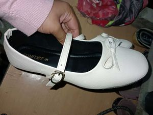 Comfortable White Bow Ballet Flats