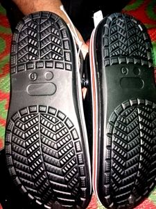 Black Hoppa Flip Flops