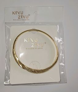 Price Drop! Brand New Golden Anti Tarnish Bracelet
