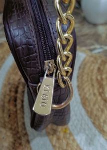 KLEIO SLING BAG 👜