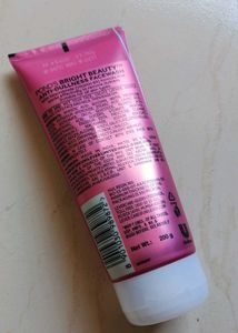 Pond&#39;s Bright Beauty Face Wash