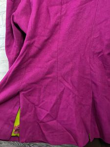 Women’s Coat With Double Cuts On Back