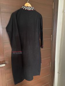Elegant Black embroidered winter Kurta (xl)