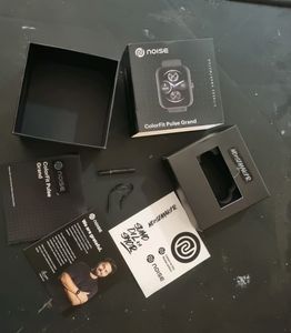 Noise Colorfit Pulse Grand Smartwatch