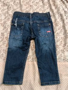 Denim Jeans little flaw in one pocket backsi