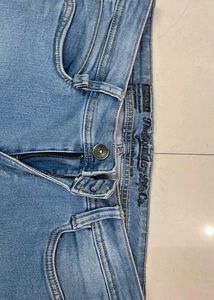Price Drop Alert💥Distressed Light Wash Jeans