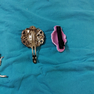 combo saree pins and clips
