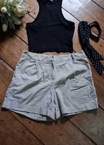 Chic Beige Shorts