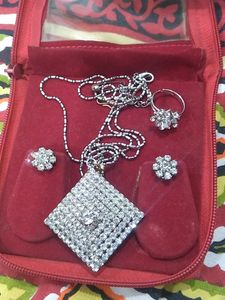 Neck Less Daimond For Beutyfull Girls