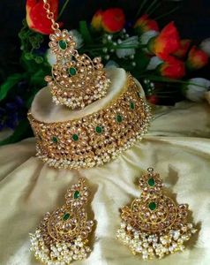 Gold & Green Kundan Jewelry Set