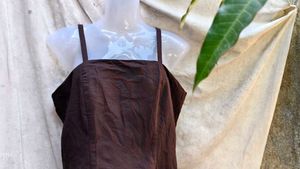 281212. Brown Sleeveless Top