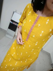 Avaasa Yellow Printed Straight Kurta