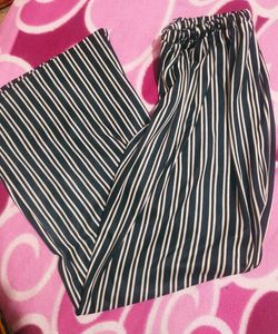 New But Without Price Tag Black And White Plazo
