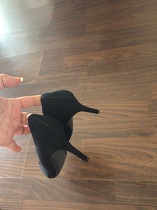 Black Pointed-Toe Heels